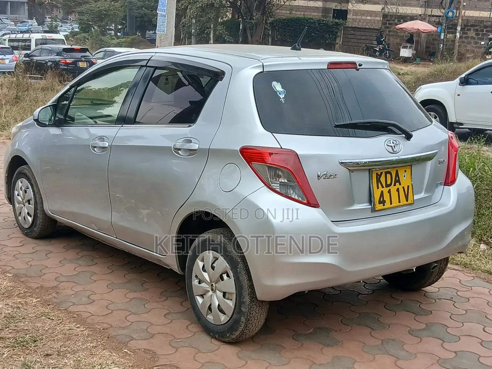Toyota Vitz 2014 Silver