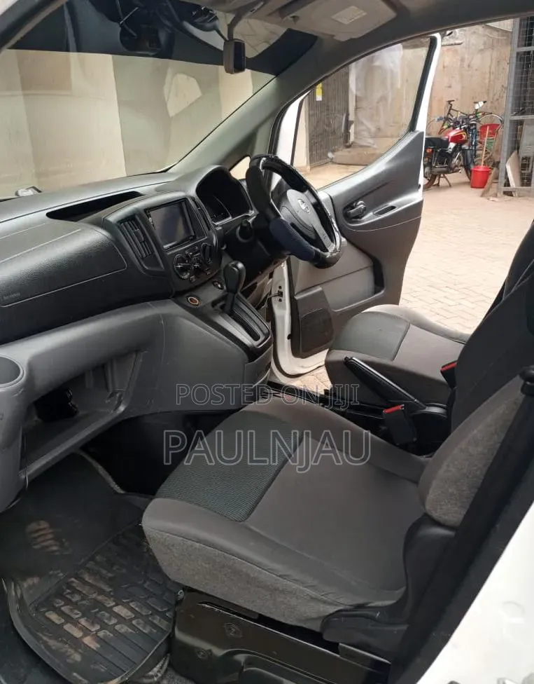 Nissan NV200 2018 Yellow