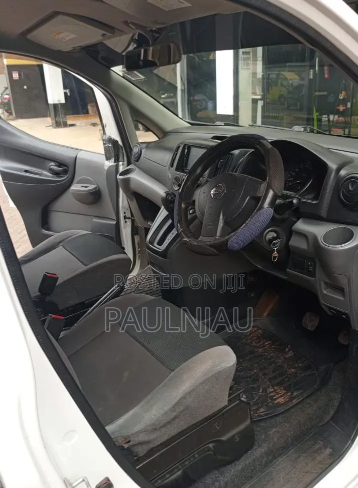 Nissan NV200 2018 Yellow