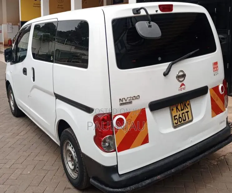 Nissan NV200 2018 Yellow