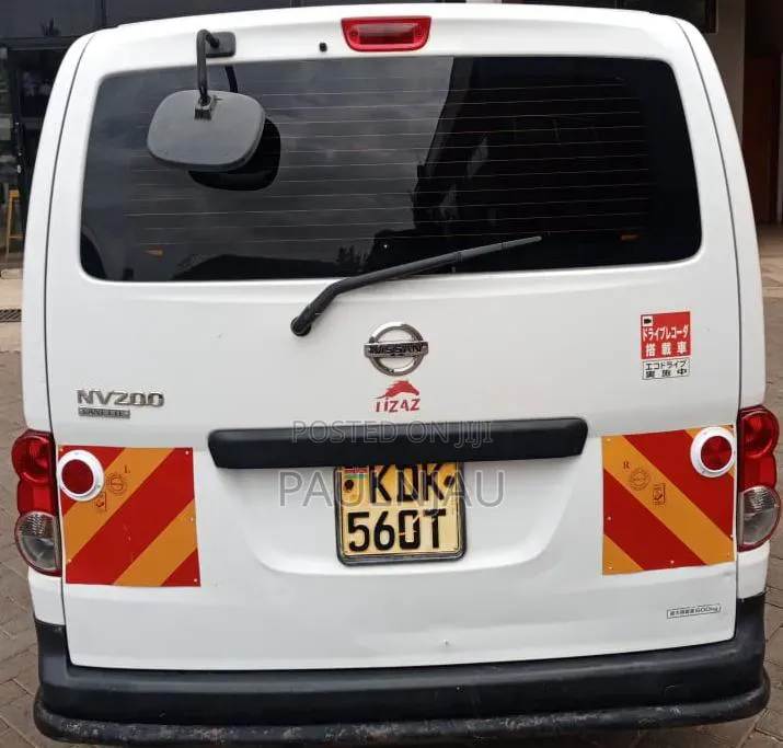 Nissan NV200 2018 Yellow