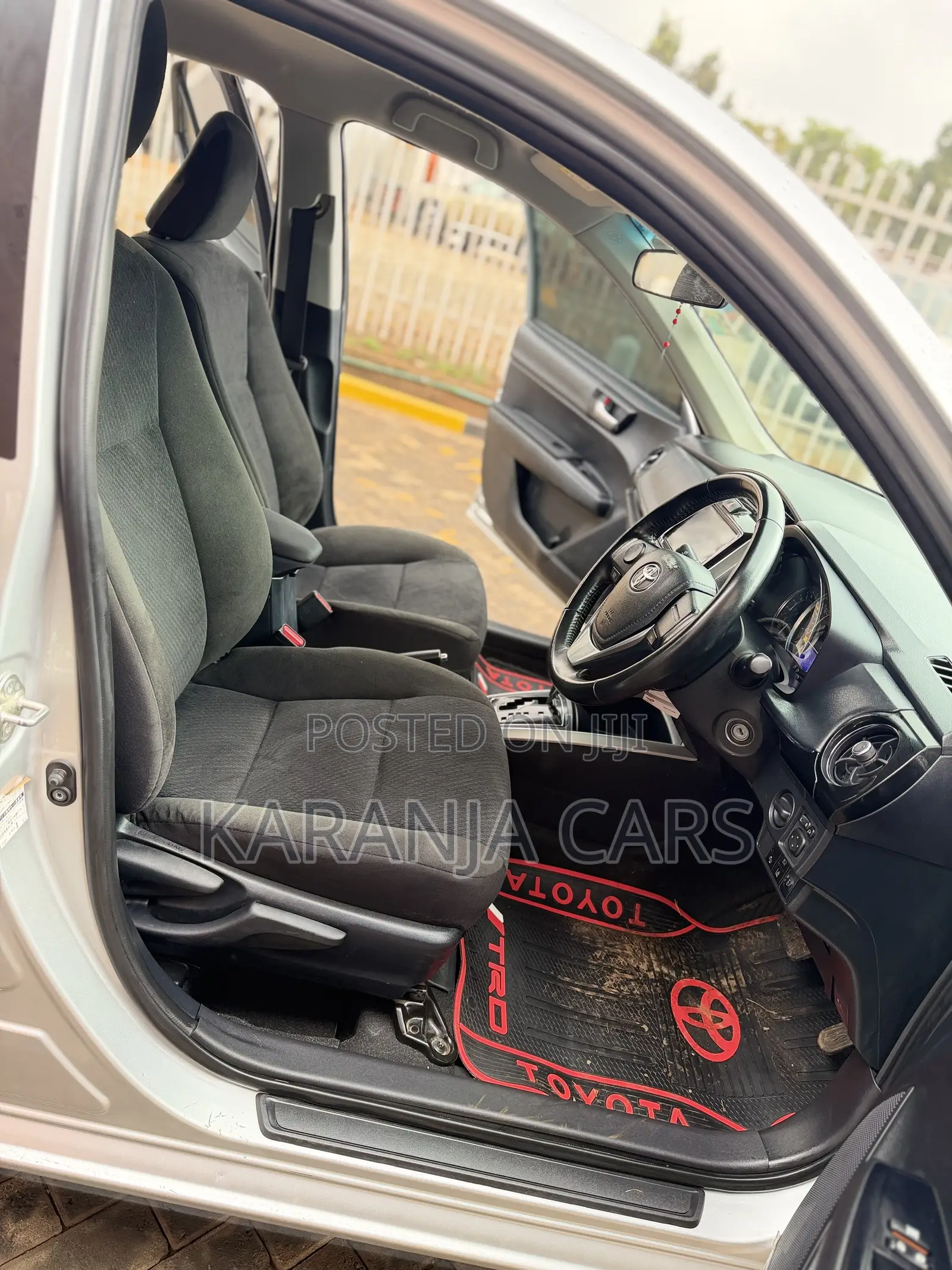 Toyota Axio 1.5 G 2WD 2018 Silver