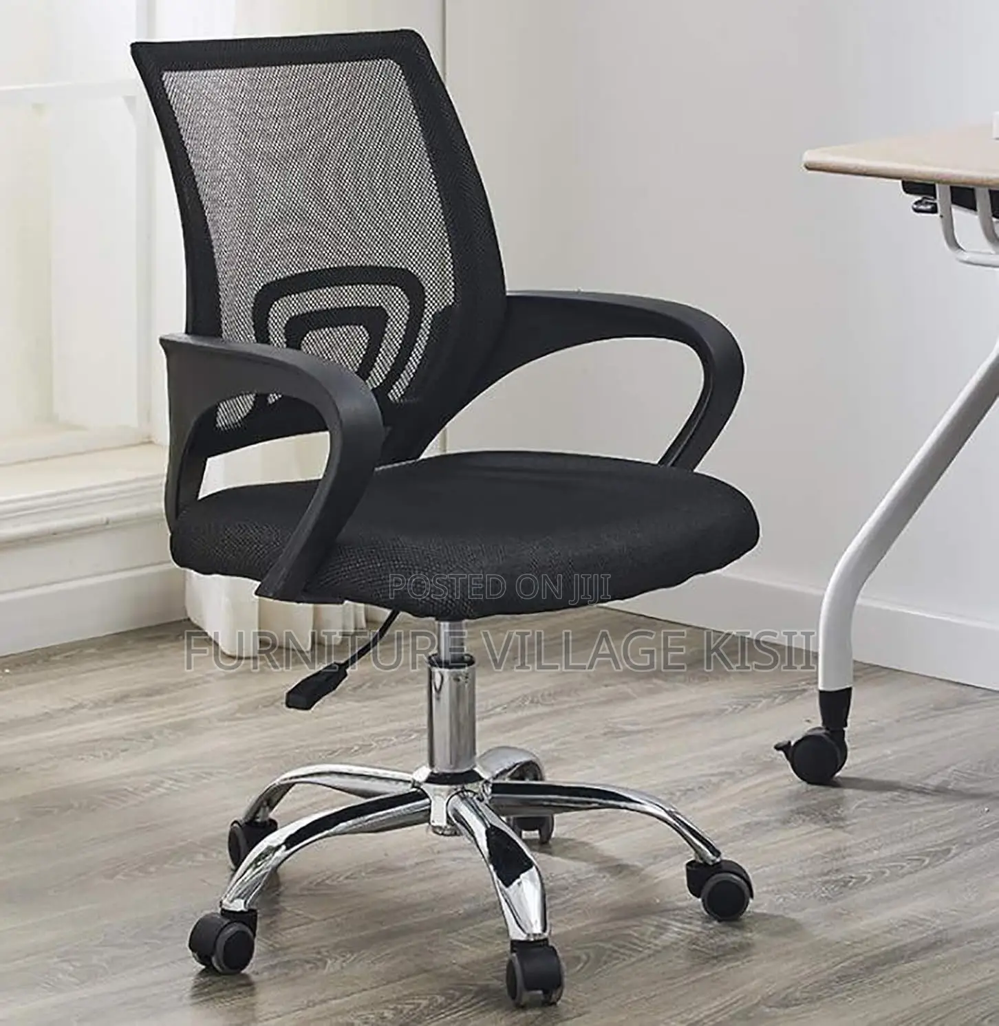 Office Chair: Clerical Mesh Office Chair