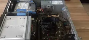 Desktop Computer Dell Optiplex 7000 MT 4GB Intel Core i3 HDD 500GB