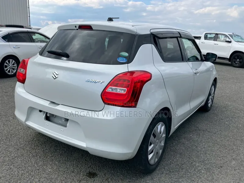 Suzuki Swift 2019 White
