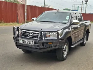 Toyota Hilux 2016 Blue