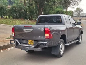 Toyota Hilux 2016 Blue