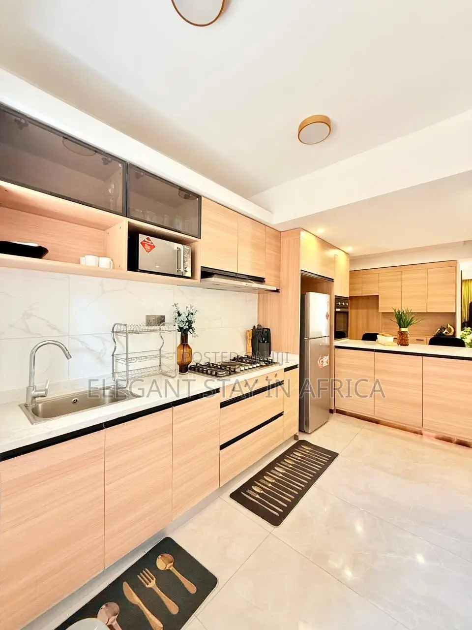 Cozy 3 Bed in Riverside at Per Day