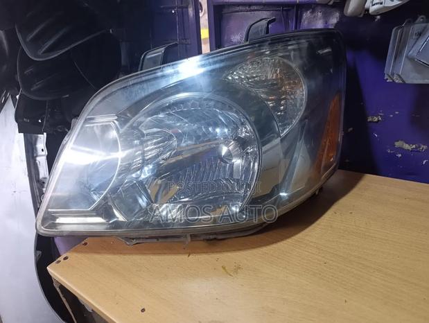 Noah 2005 Headlight Xenon - thumbnail 2