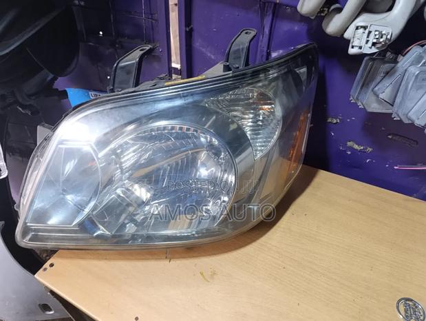 Noah 2005 Headlight Xenon - thumbnail 3