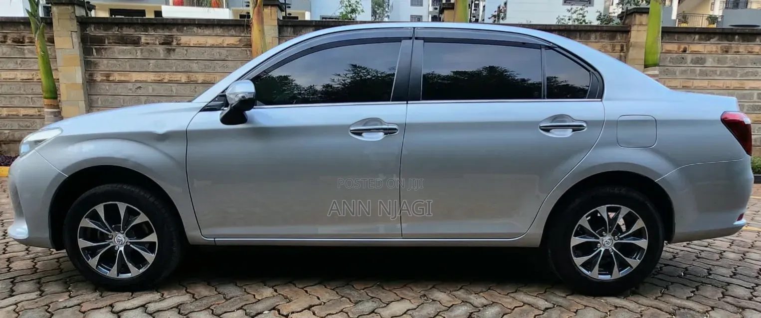 Toyota Axio 2018 Silver