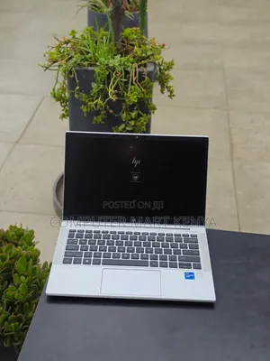 Laptop HP EliteBook 830 G8 16GB Intel Core i7 SSD 512GB