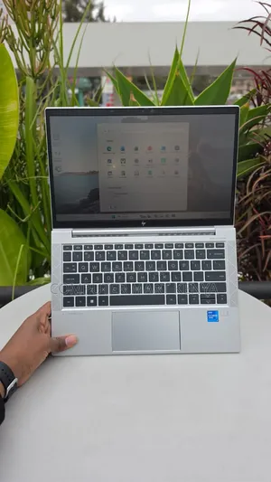 Laptop HP EliteBook 830 G8 16GB Intel Core i7 SSD 512GB