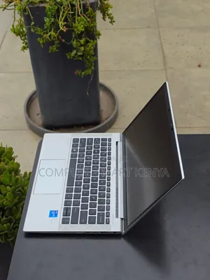 Laptop HP EliteBook 830 G8 16GB Intel Core i7 SSD 512GB
