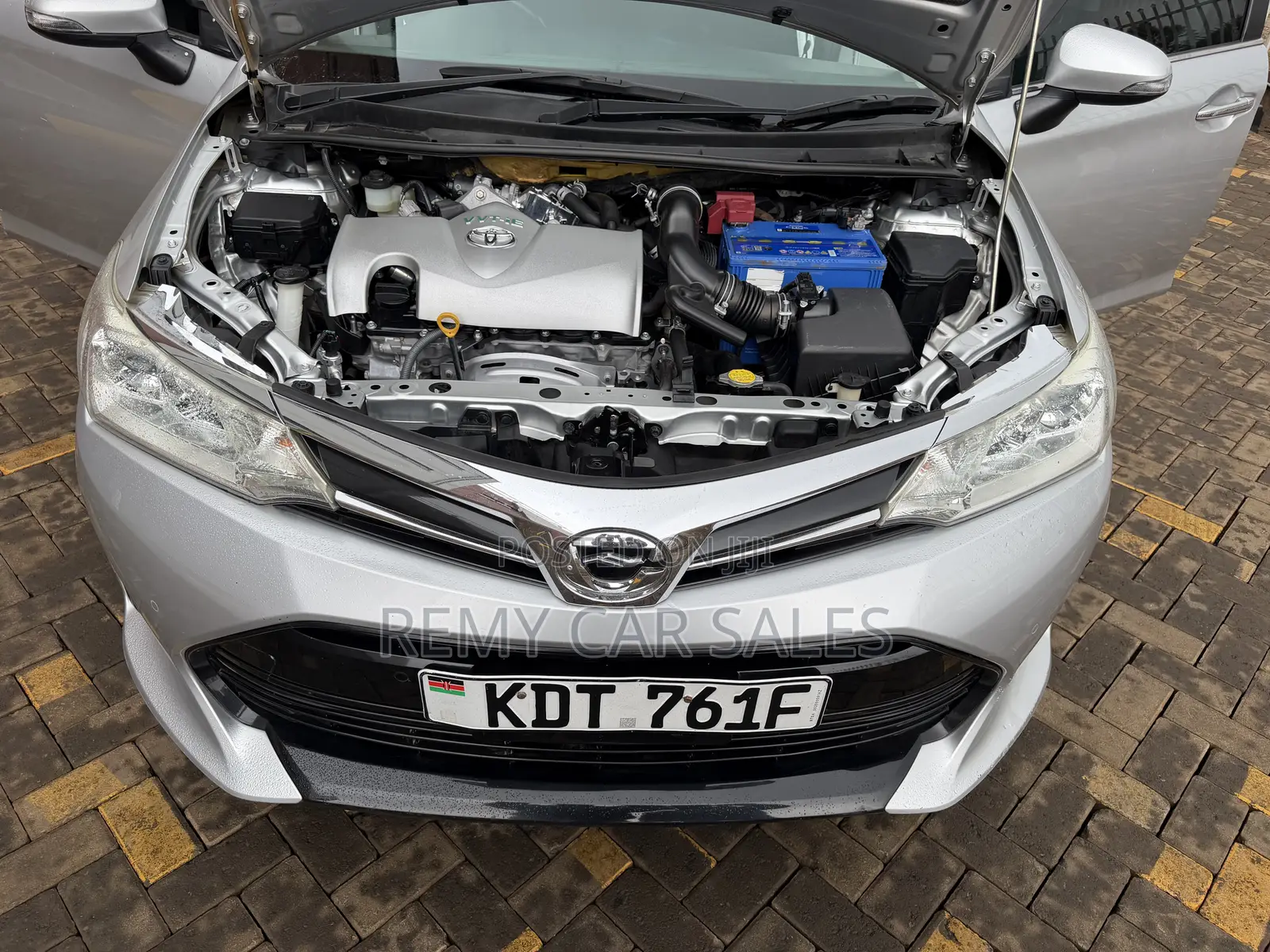 Toyota Axio 2018 Silver