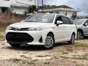 Toyota Corolla Fielder 1.5 Hybrid FWD 2019 White