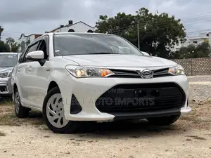 Toyota Corolla Fielder 1.5 Hybrid FWD 2019 White