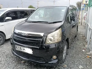Toyota Noah 2013 Black