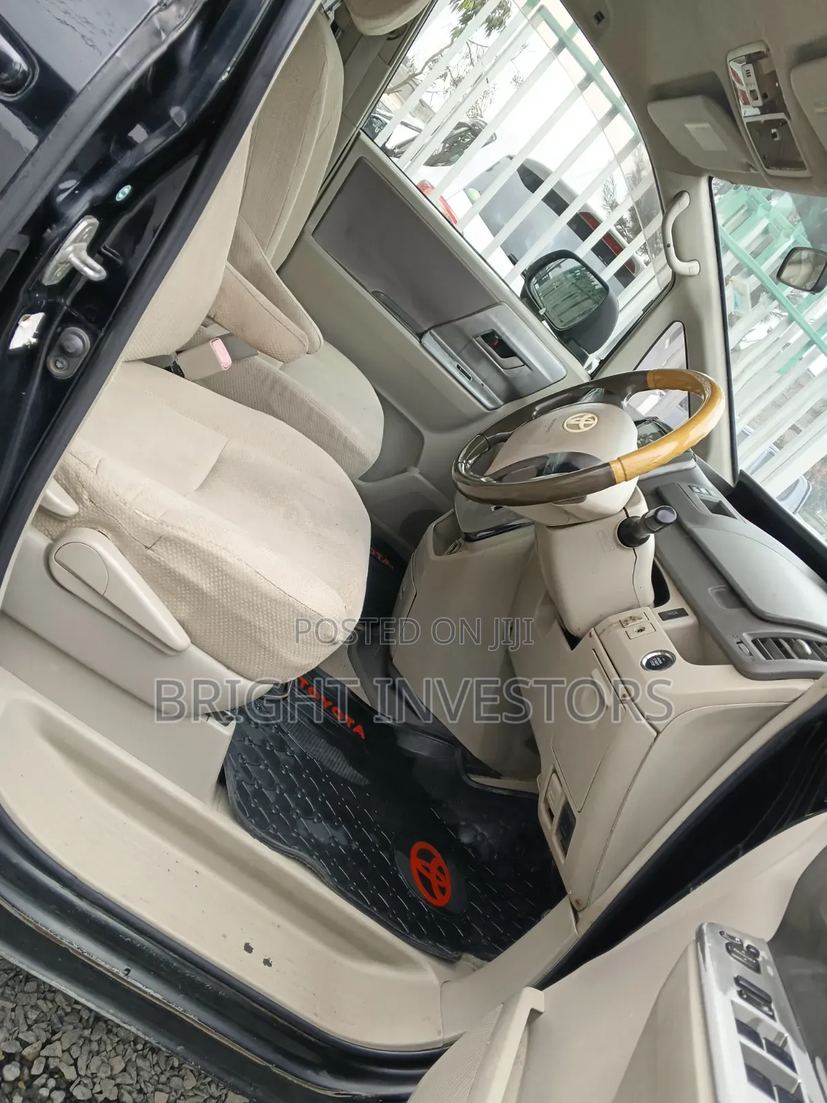 Toyota Noah 2013 Black