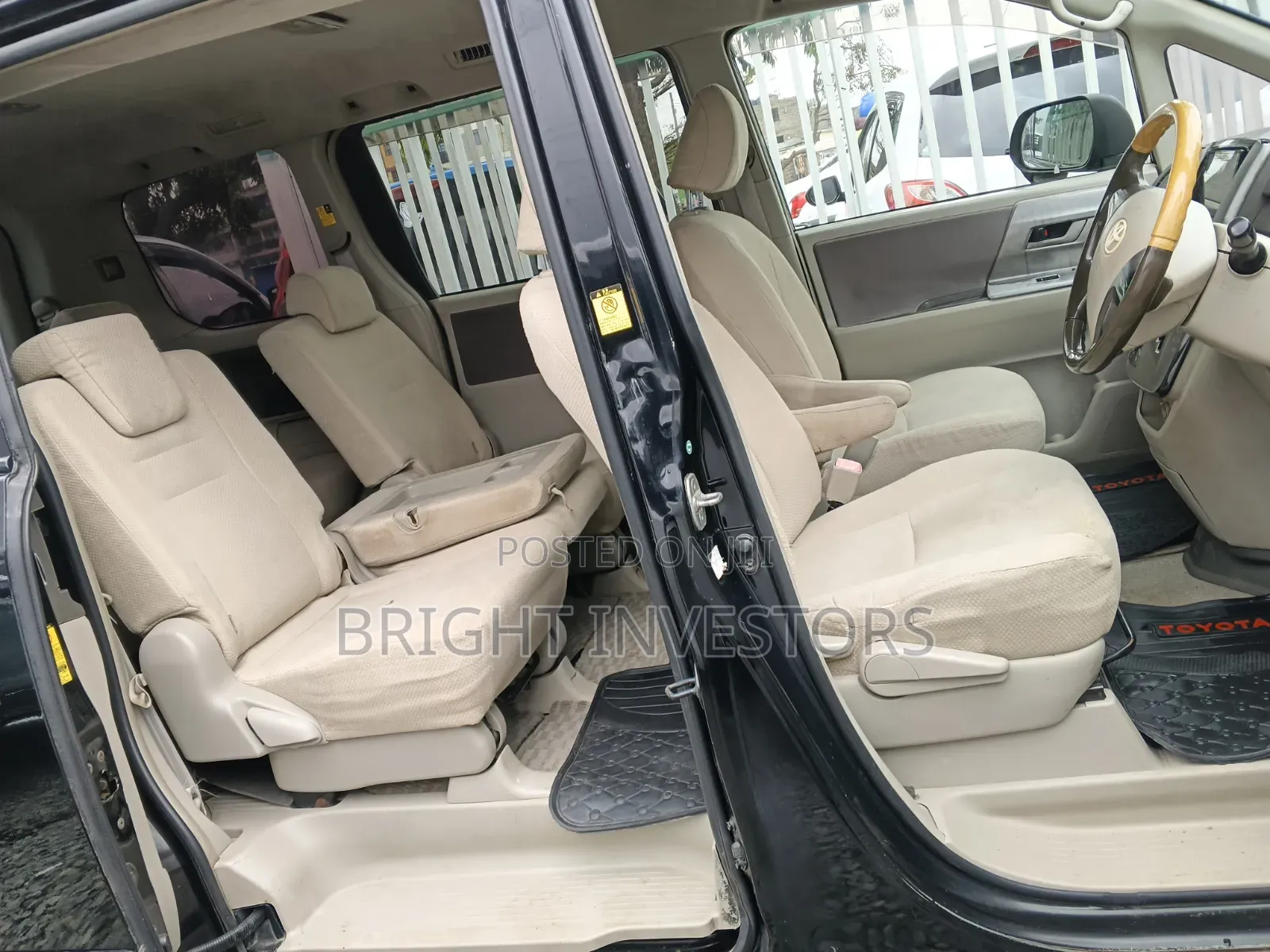 Toyota Noah 2013 Black