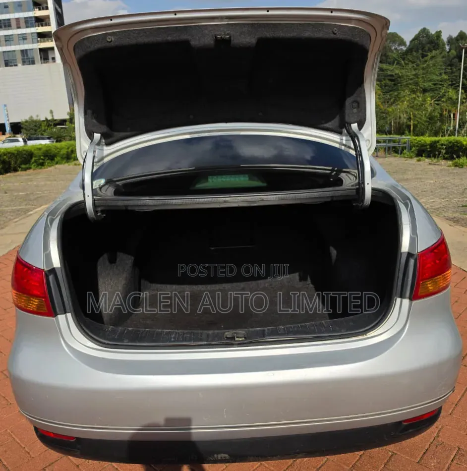 Nissan Bluebird 2010 Silver