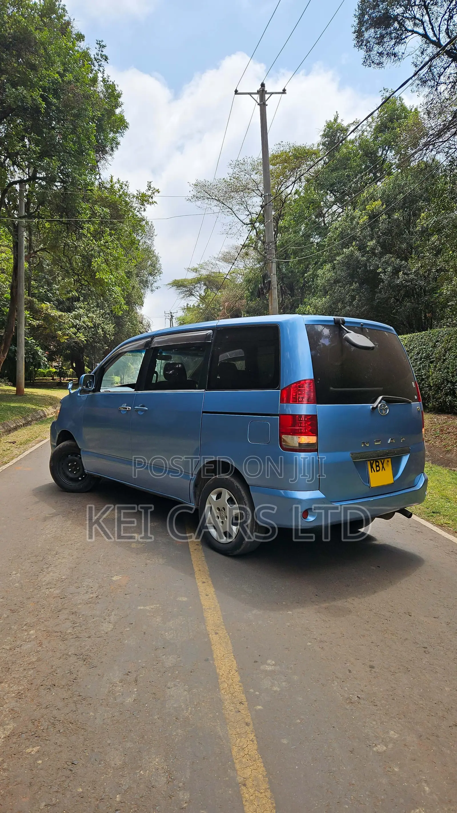 Toyota Noah 2006 Blue