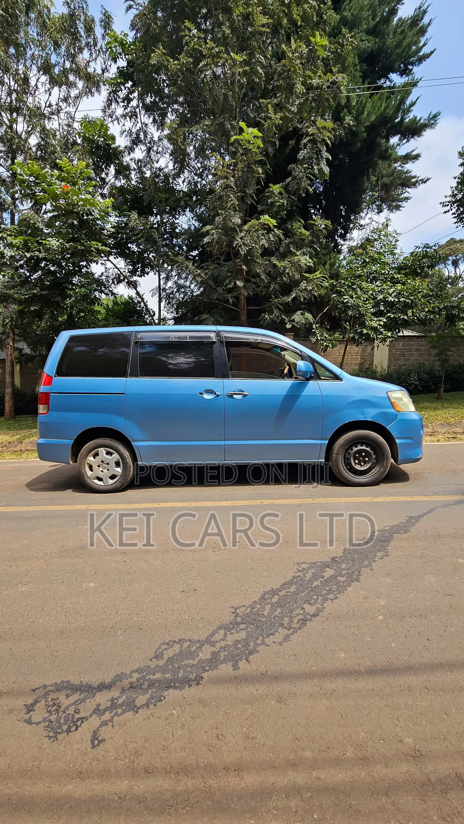 Toyota Noah 2006 Blue
