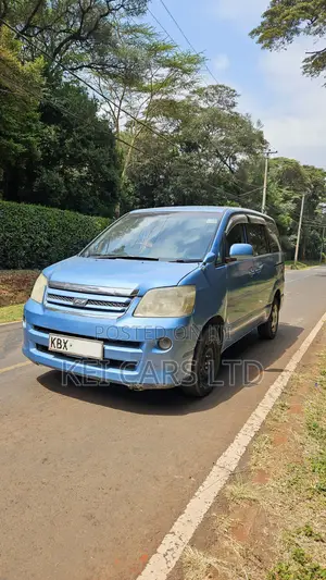 Toyota Noah 2006 Blue