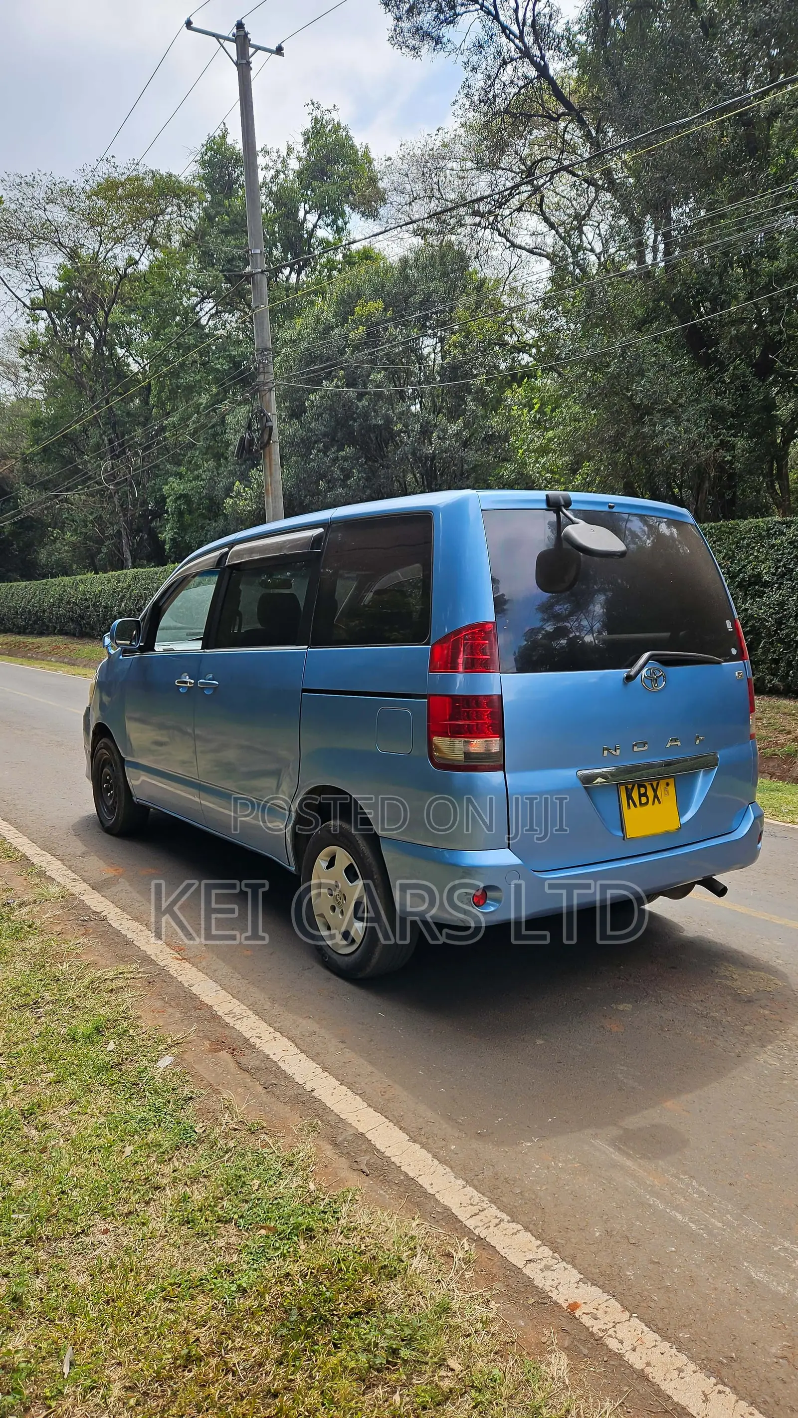 Toyota Noah 2006 Blue