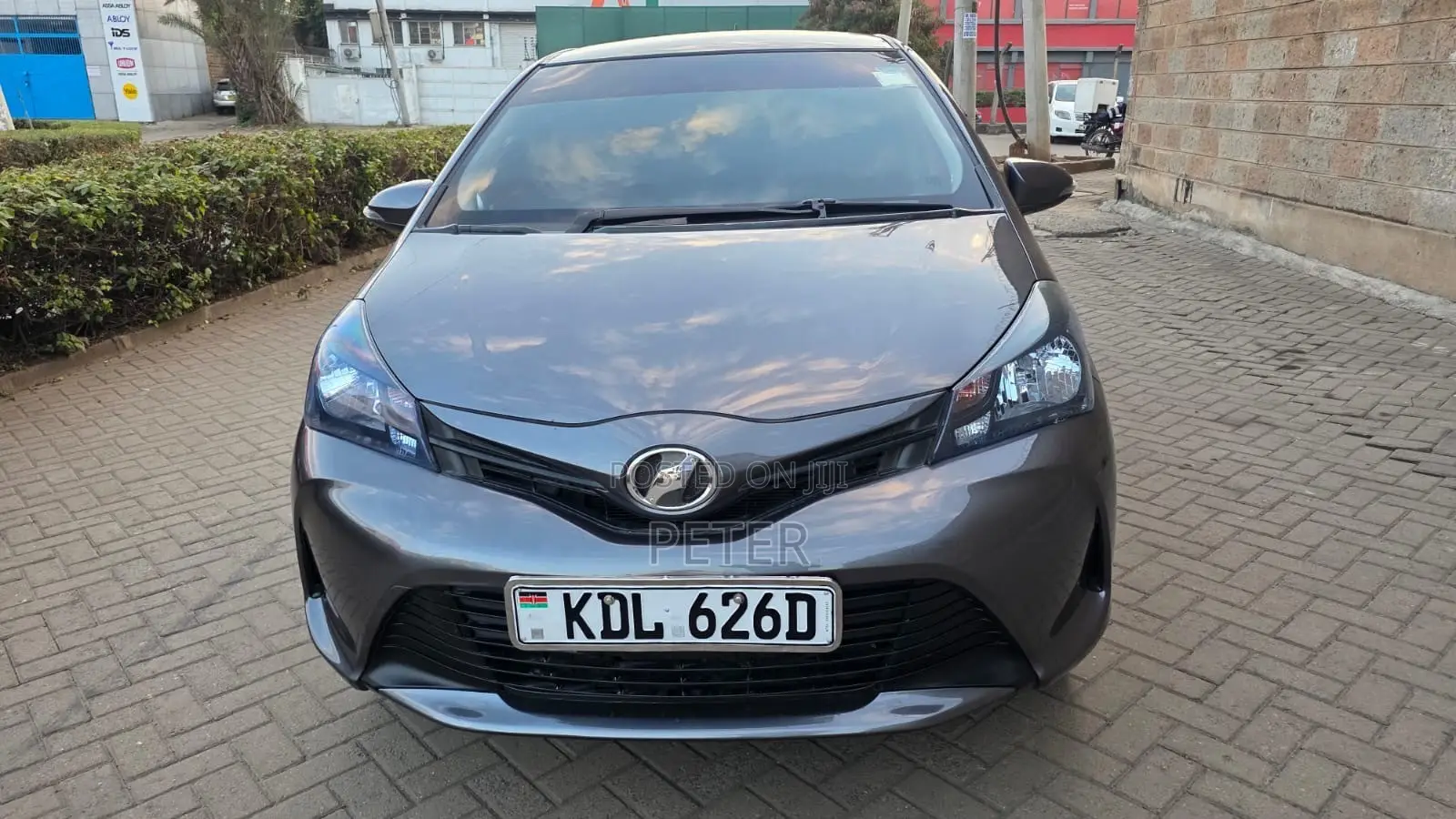 Toyota Vitz 2015
