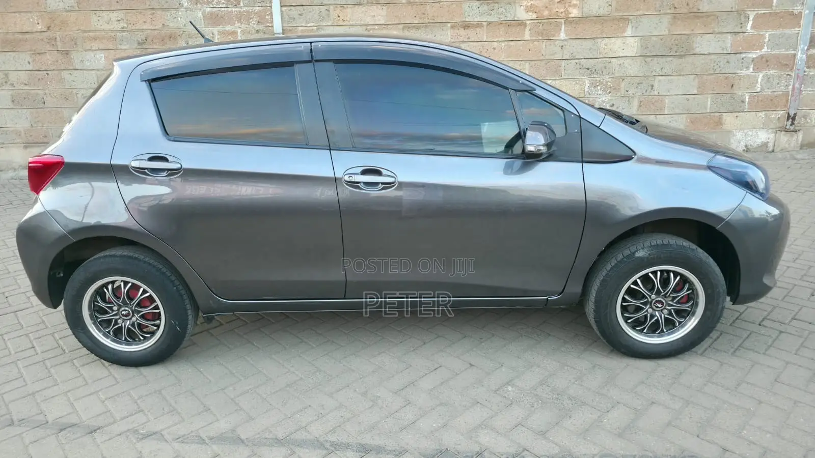 Toyota Vitz 2015