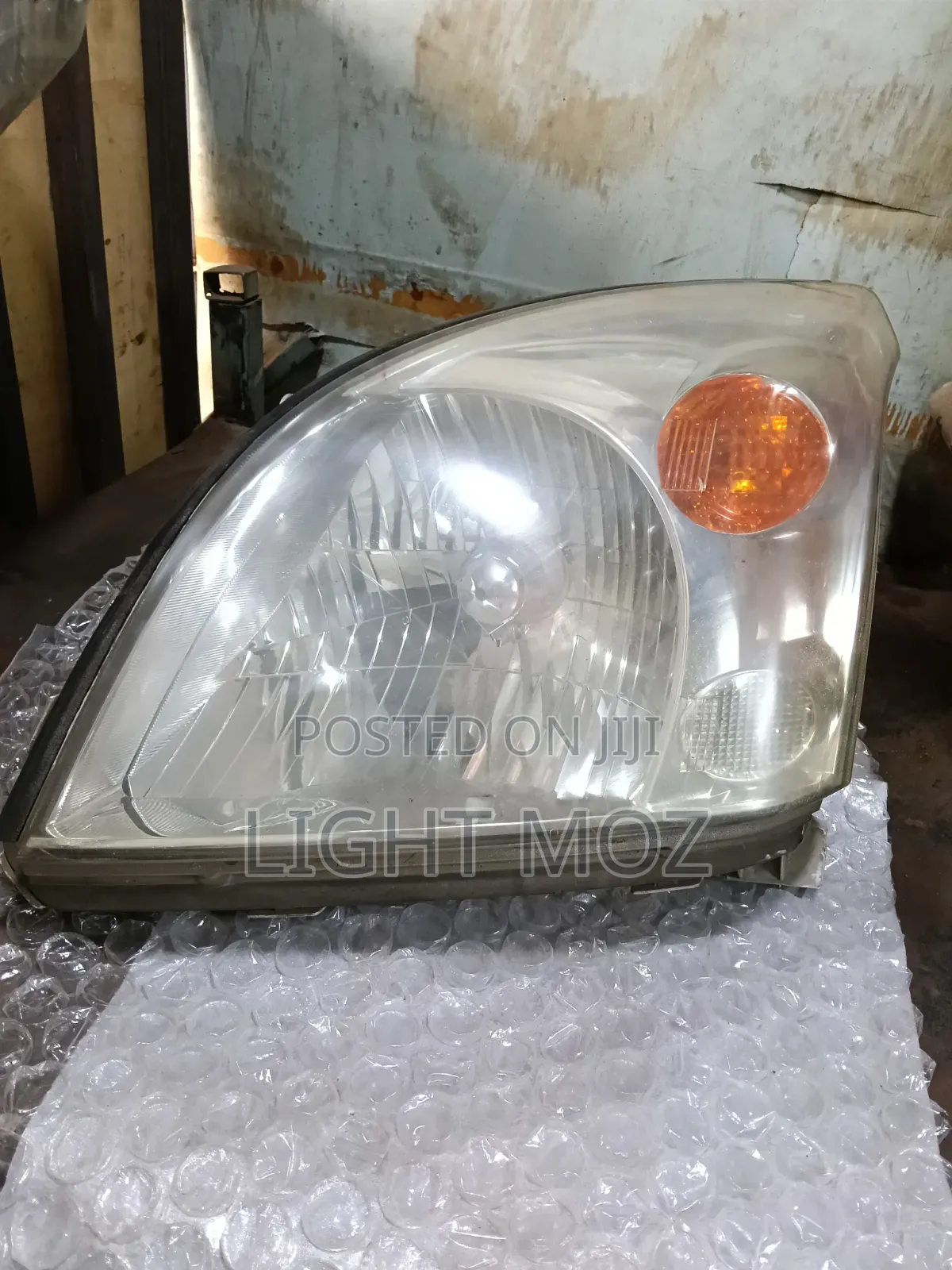 Prado 120 Headlight