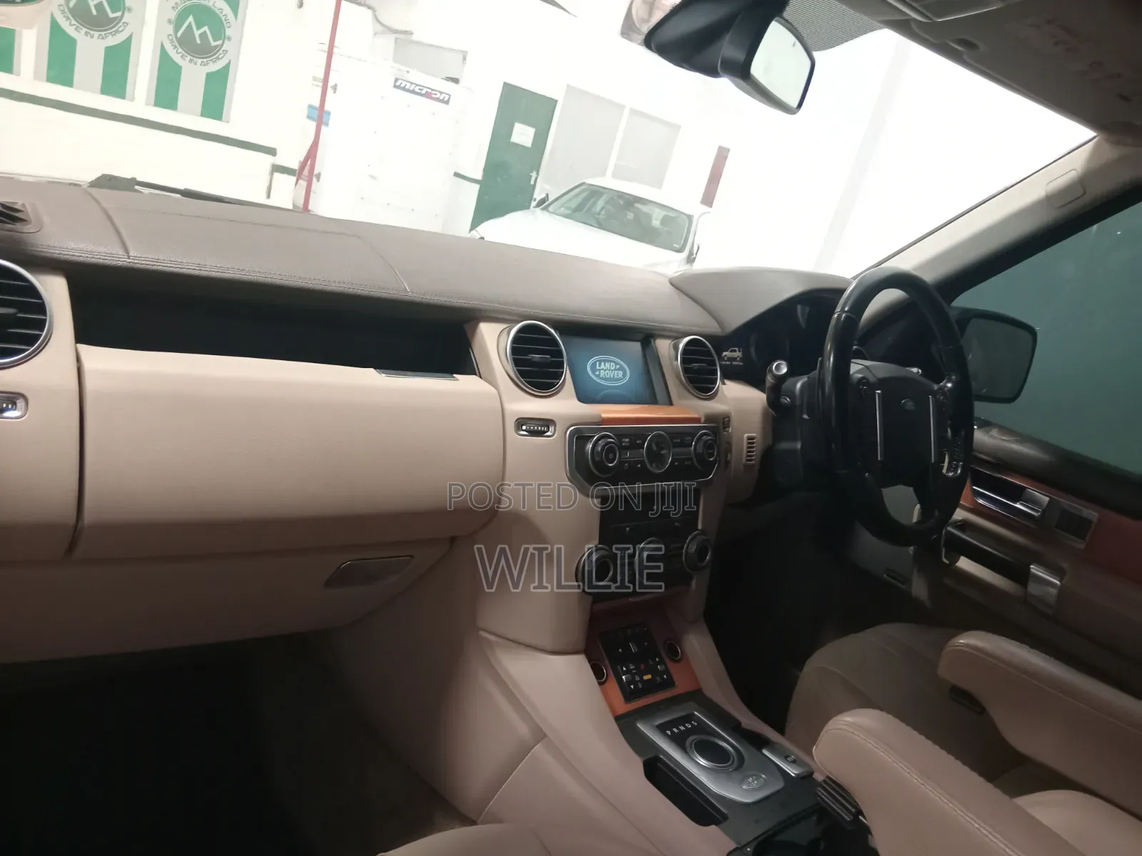 Land Rover Discovery 2010 Gray