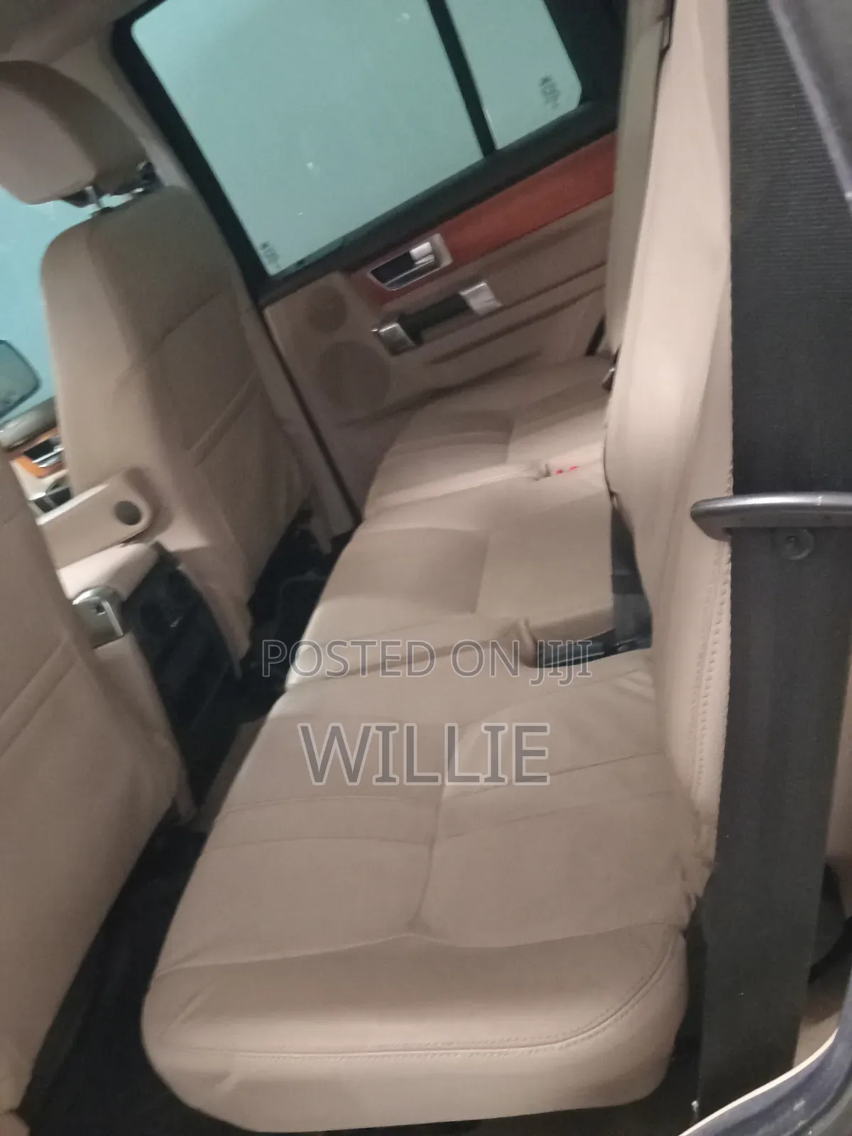 Land Rover Discovery 2010 Gray