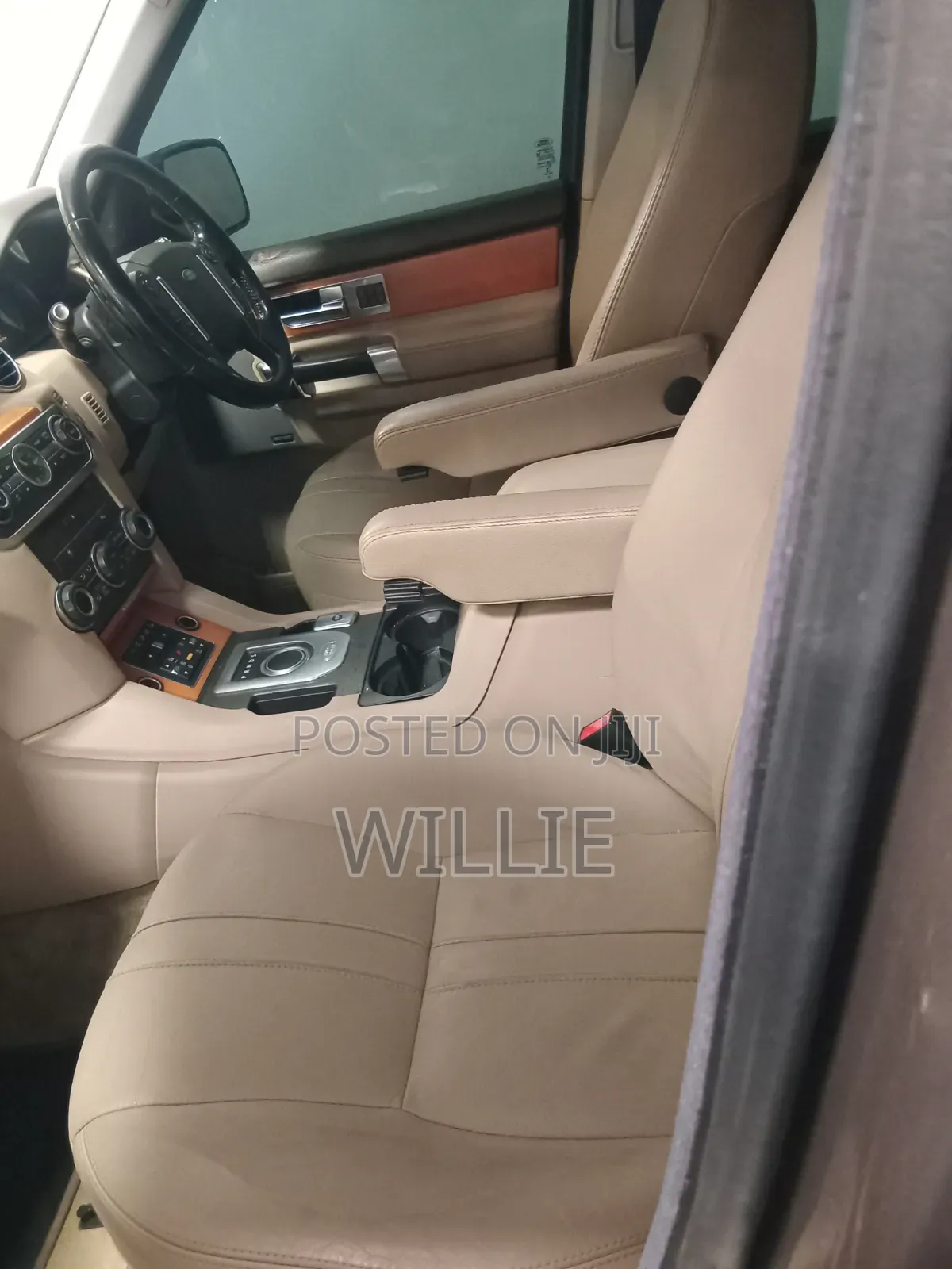 Land Rover Discovery 2010 Gray