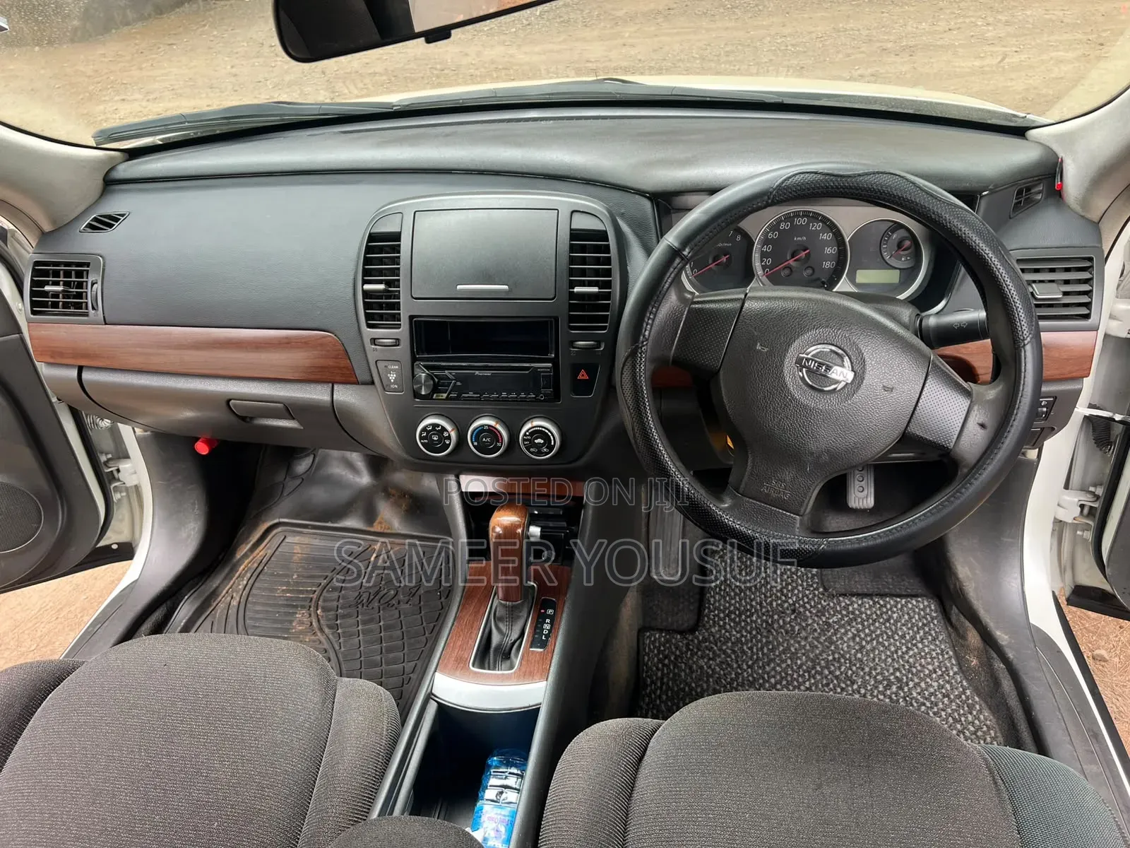 Nissan Bluebird 2010 Blue