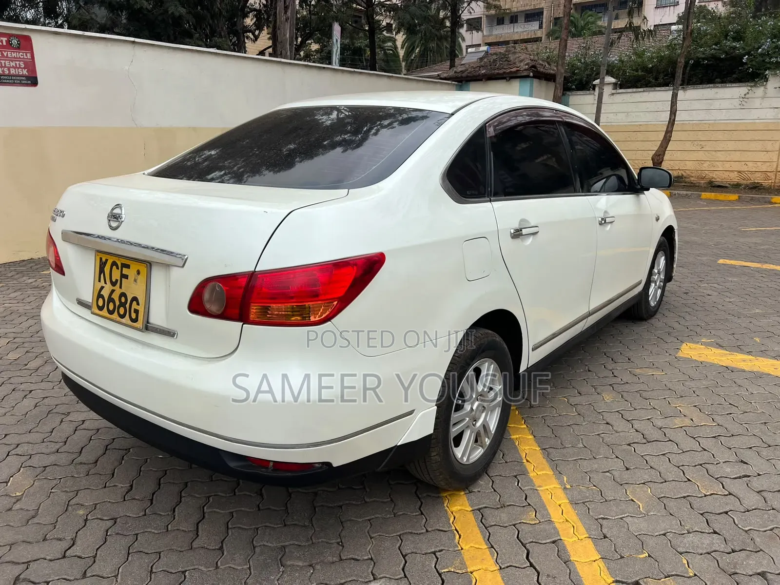 Nissan Bluebird 2010 Blue