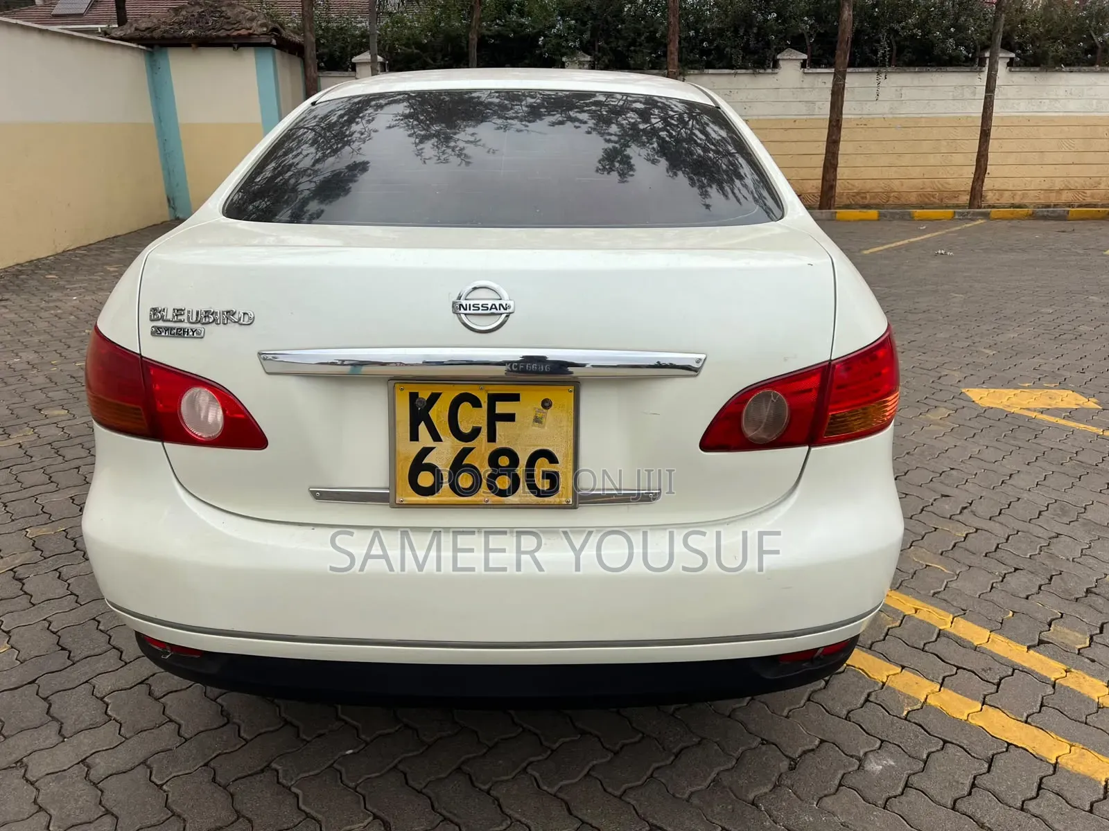 Nissan Bluebird 2010 Blue