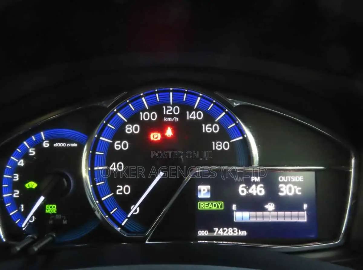 Toyota Axio 1.5 Hybrid 2WD 2019 Silver