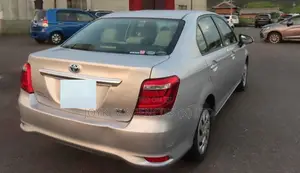 Toyota Axio 1.5 Hybrid 2WD 2019 Silver