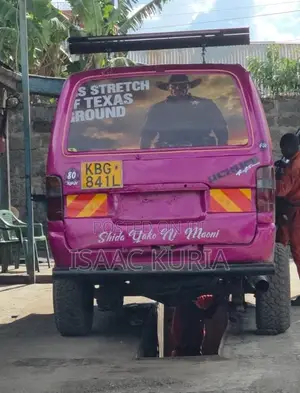 Toyota HiAce 2002 Pink