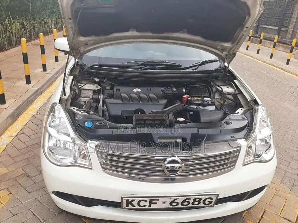 Nissan Bluebird 2010 Blue