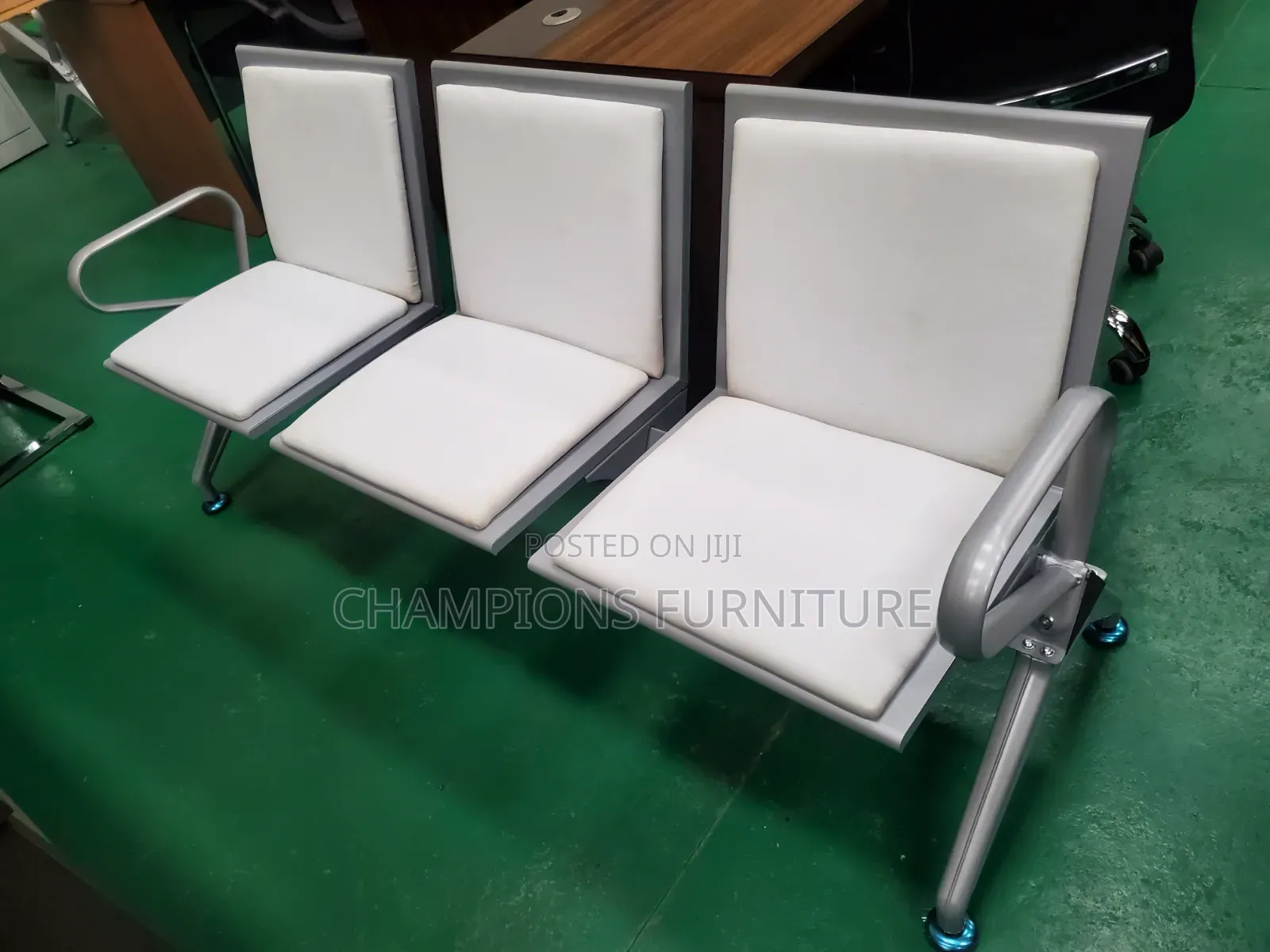 White Padding 3-Seater Link Chair