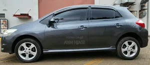 Toyota Auris 2010 Gray