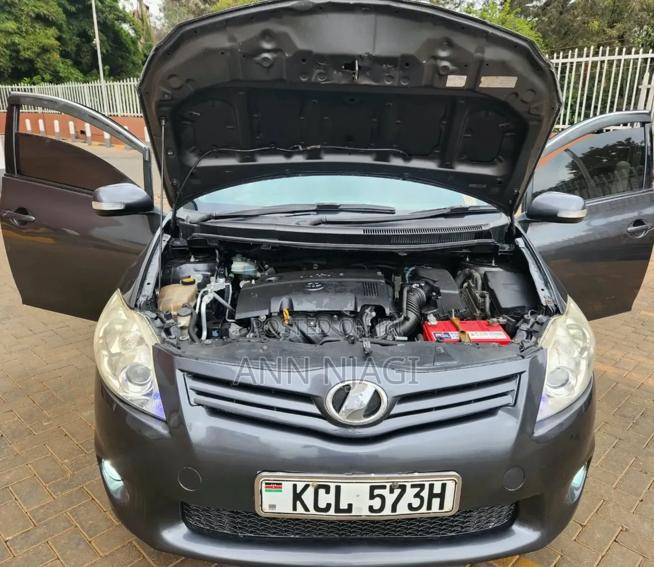 Toyota Auris 2010 Gray