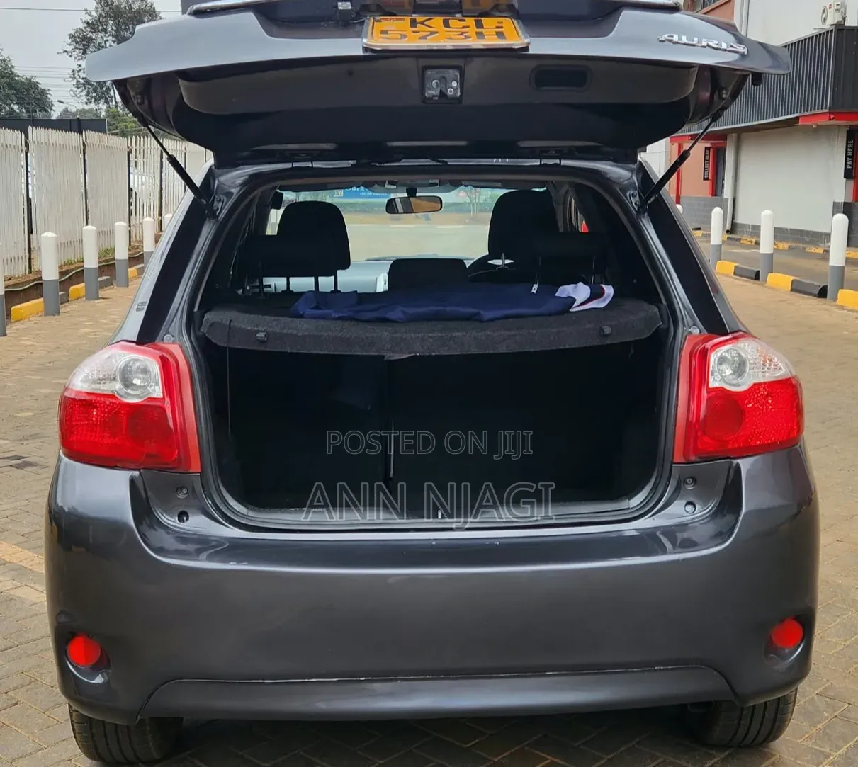 Toyota Auris 2010 Gray