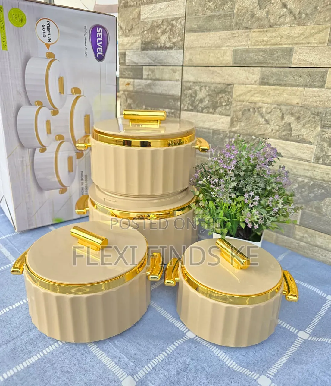Camry Hotpots Set of 4