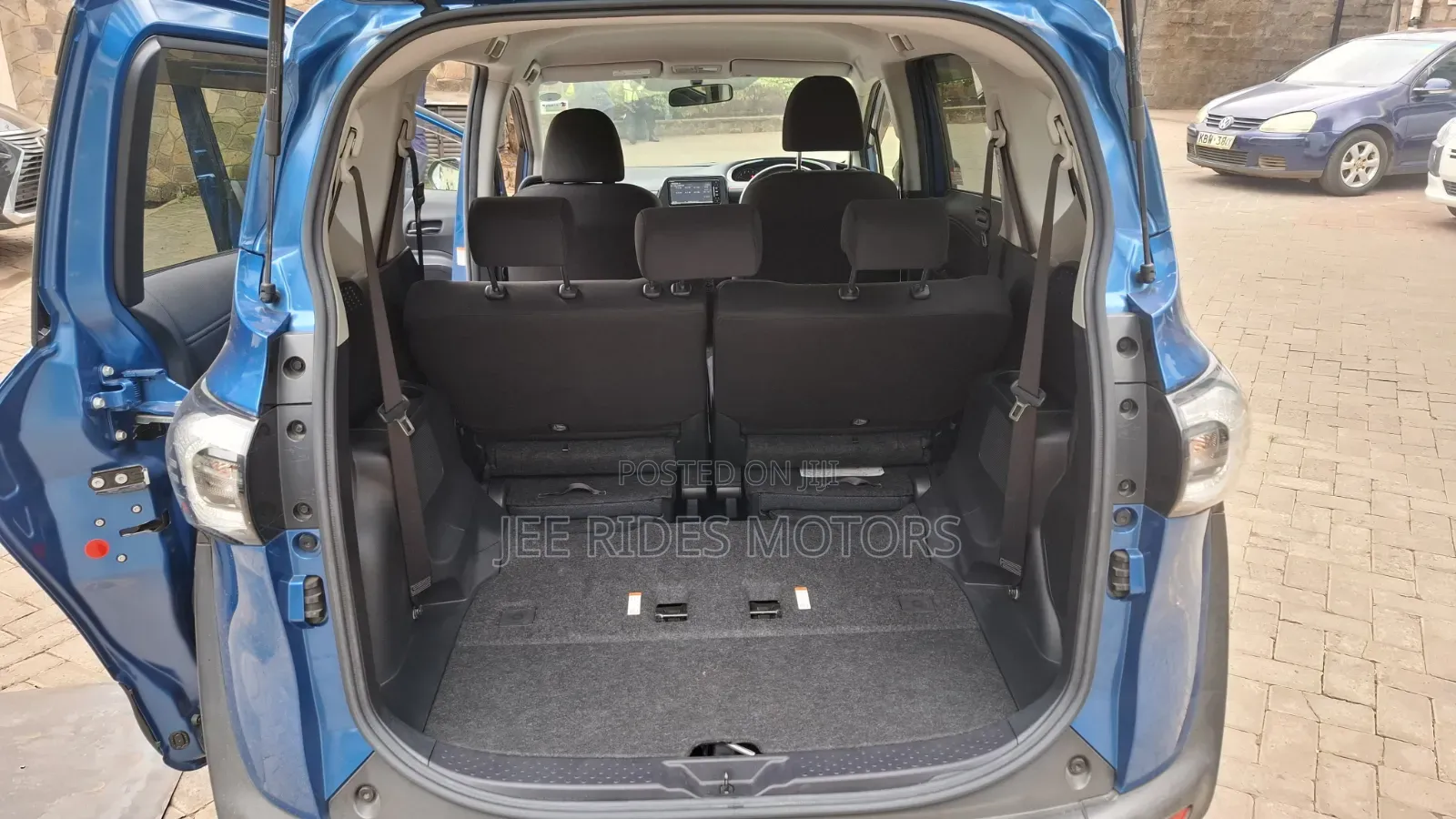 Toyota Sienta 2018 Blue