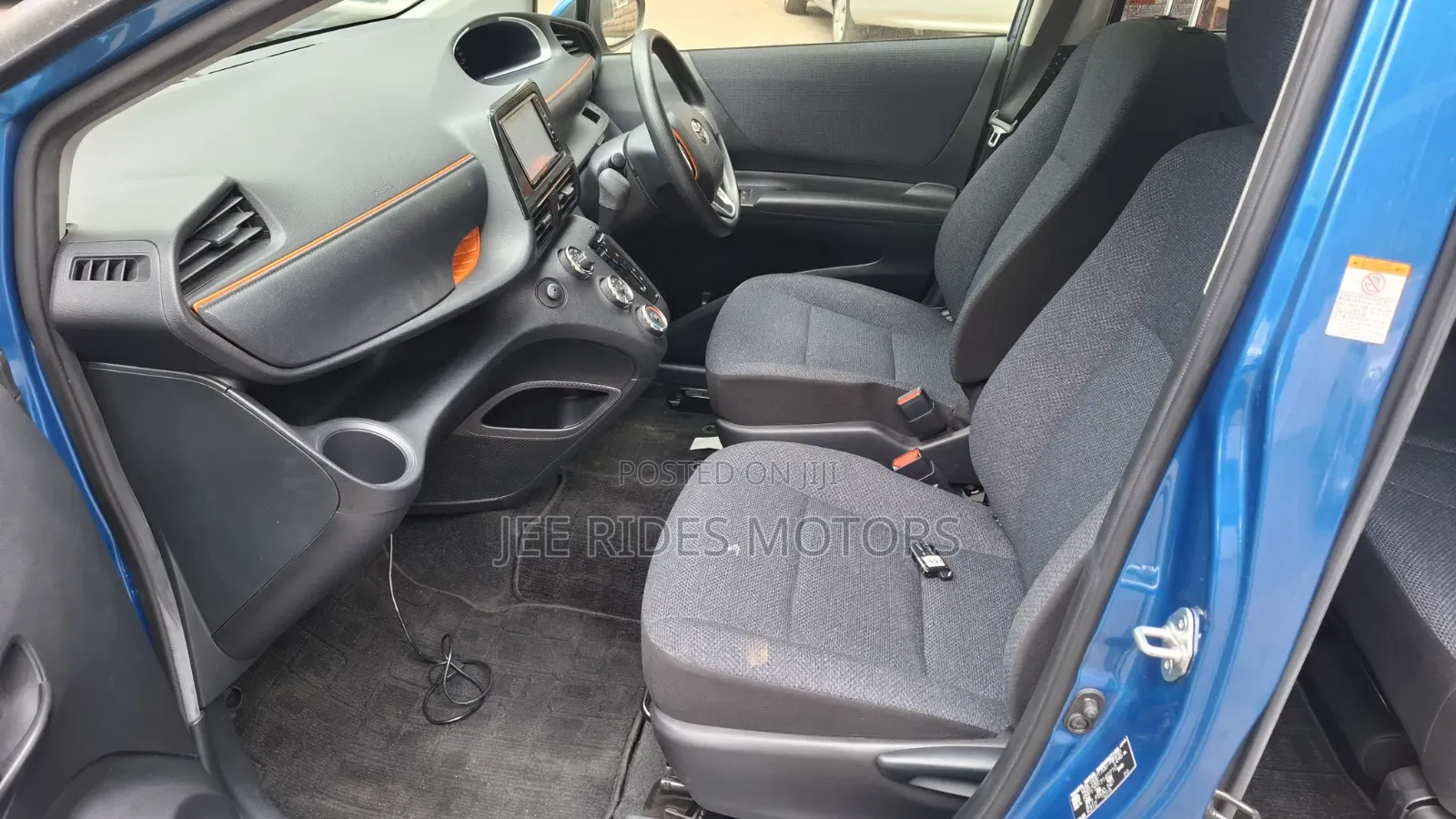 Toyota Sienta 2018 Blue