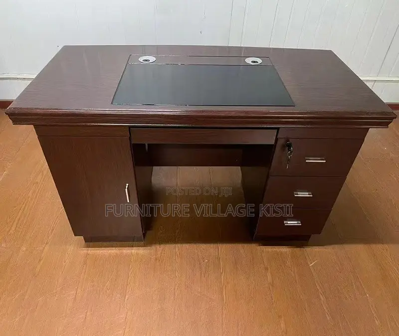 Office Desk: Executive Mahogany Desk1200mm